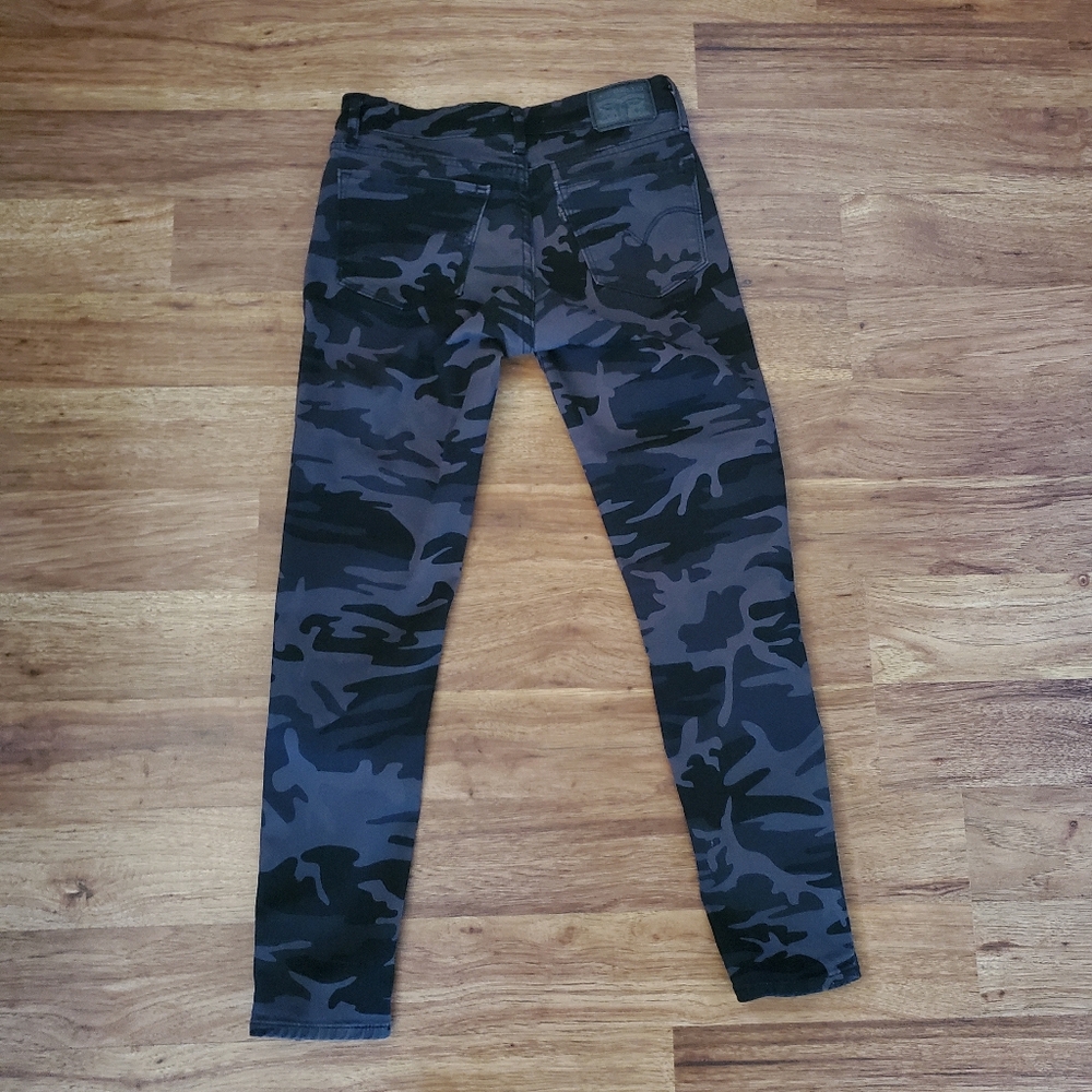 Levi's 711 Size 26 Skinny Black & Gray Camo Cropped Jeans - Picture 4 of 9